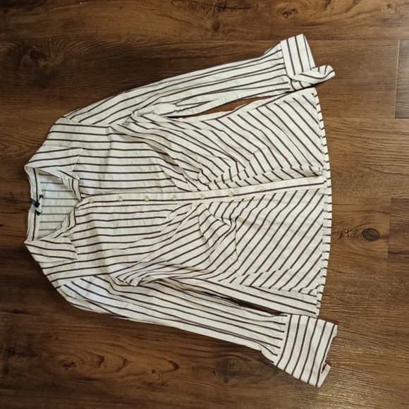 Drew Blue and White Pin Stripe Fitted Cinched Button Down KKK - Picture 1 of 4